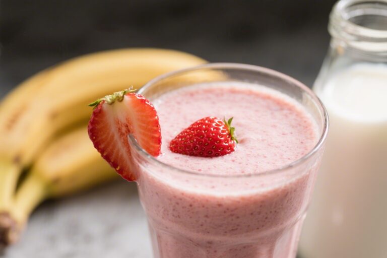 Simple Strawberry Banana Smoothie Recipes With Milk – Easy, Fresh, and Satisfying
